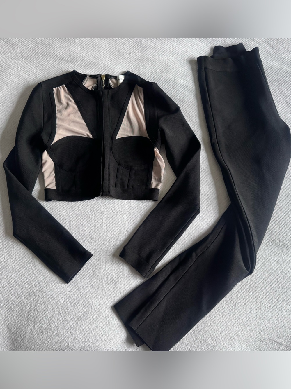 NWT Miss Circle Black Two-Piece Ser Sculpting Active Set - Nude Lining Medium